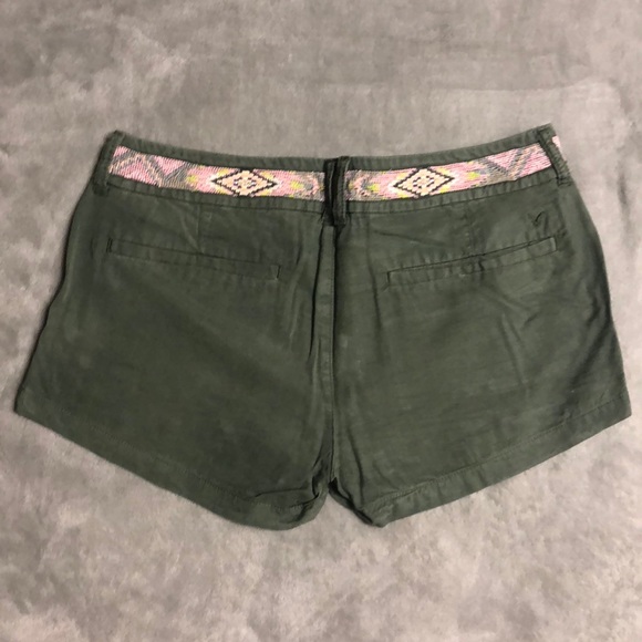 American Eagle Army Green Embroidered Shorts - Picture 2 of 2